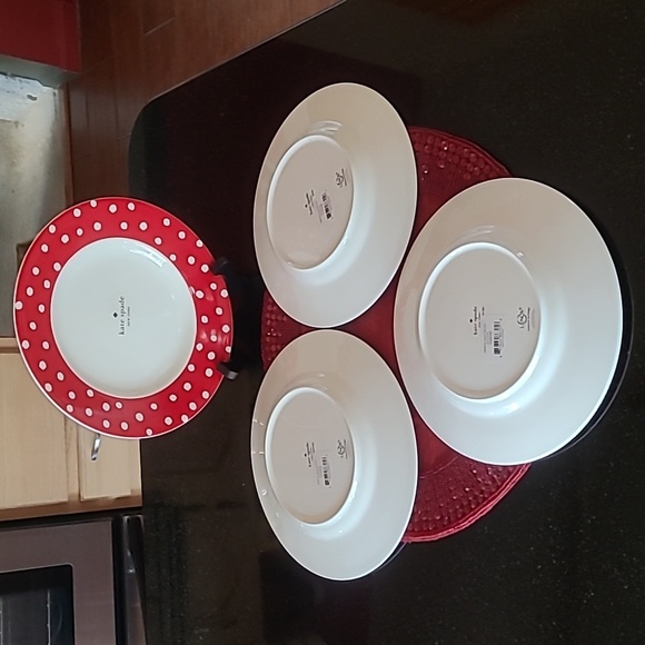 ♠️Kate Spade Red Dot Accent Plates - Picture 3 of 6